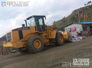 柳工856D工作照。路遇新款柳工856