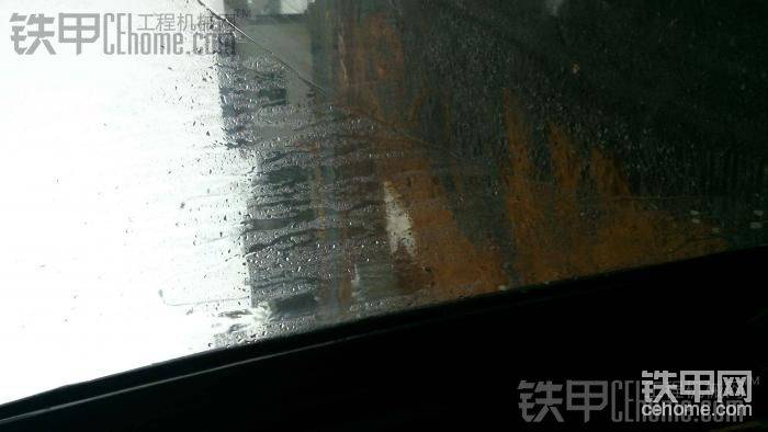 下雨狠干