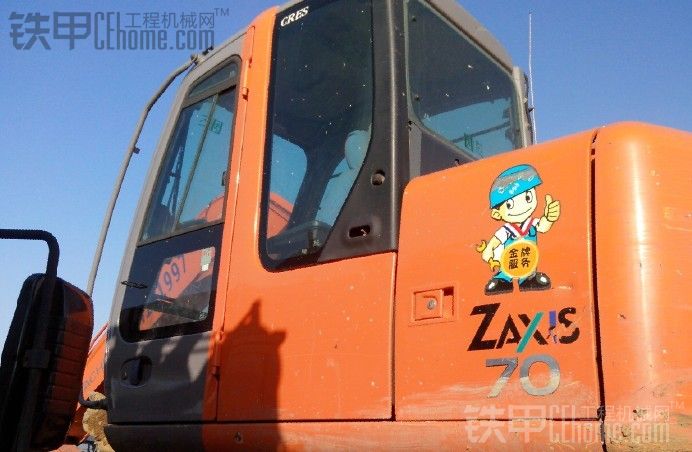 2011年2300小時(shí)日歷70出售 一手車 價(jià)格33萬(wàn)