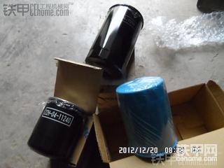 今天下雪在家给小松56做保养。。。。