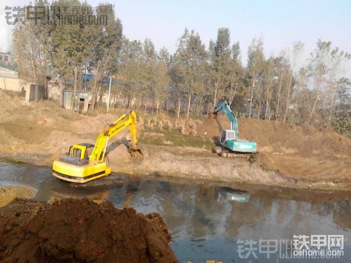 和龍工并肩作戰(zhàn)，