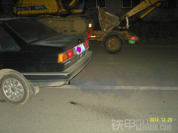 圣誕之夜 我的拖車 挖機(jī) 小桑魅影 暖機(jī)進(jìn)行中只為戰(zhàn)勝寒冷