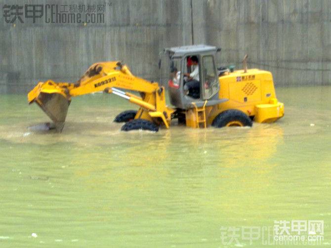 核電輔助工程擋墻外被淹了