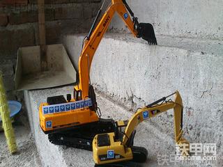鐵甲人的模型，模型中的戰(zhàn)斗機(jī)！??！