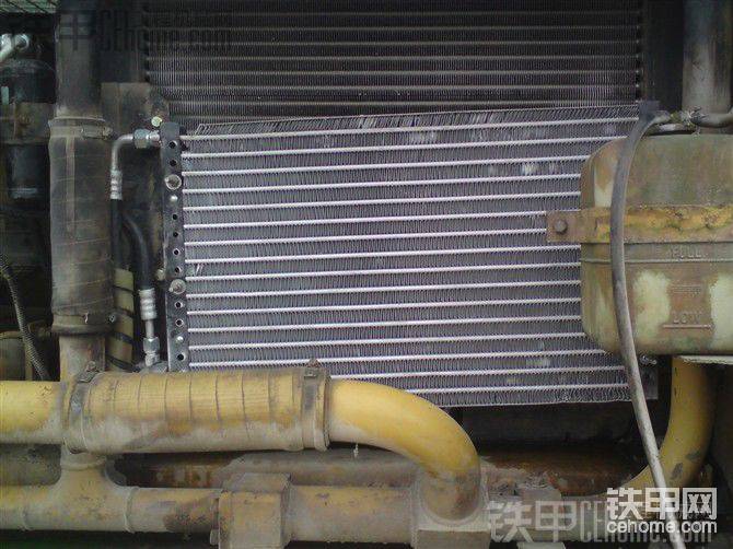 剛換的空調(diào)散熱器
