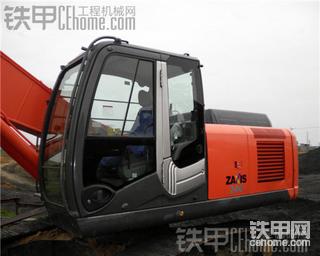 去年開的zaxis 240-3