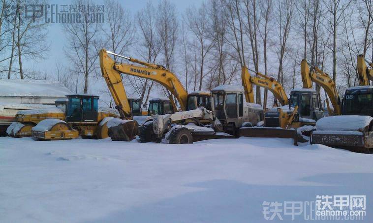 平地機震動壓光輪壓路機