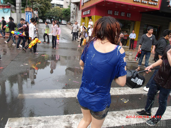 東莞潑水節(jié)