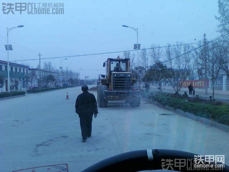 給他一根煙的好處，干活就像打了雞血