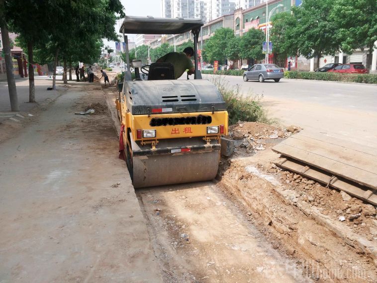 入手小压路机的心路历程