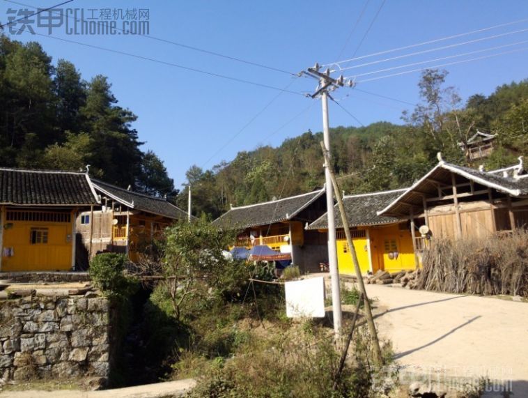 贵州大山深处的利勃海尔934挖掘机 附原生态风景照