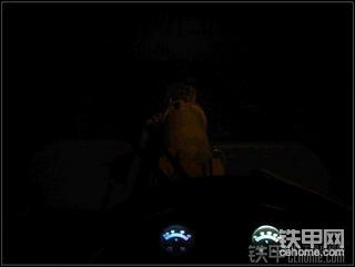 給裝載機(jī)燈光升級，加裝LED大燈！