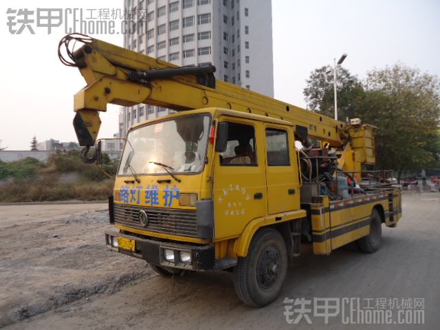 原創(chuàng)拍老車之----杭州東風(fēng)牌雙排座高空作業(yè)車