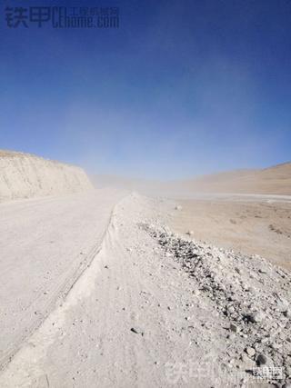 6月的天，矿上沙尘和雪天依然不断