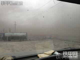 6月的天，矿上沙尘和雪天依然不断