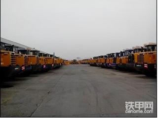 随手拍龙工装载机群