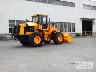 随手拍龙工装载机群