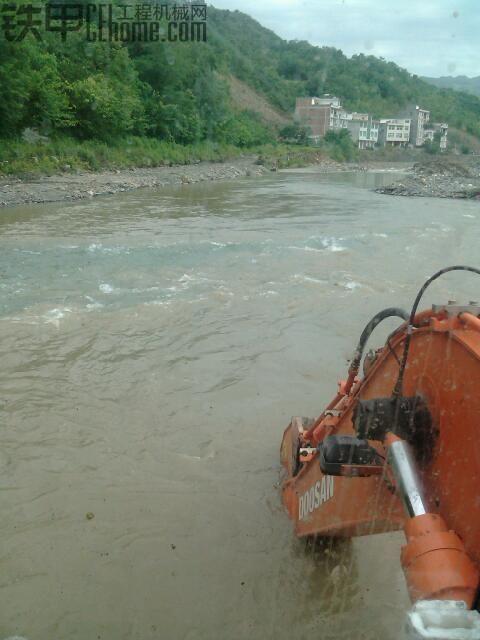 急 急 急 斗山150挖掘机电路板被水淹！