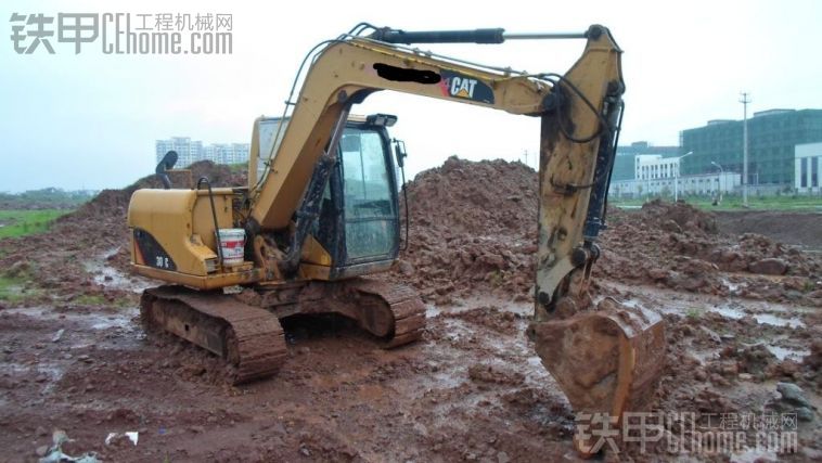 CAT307,誠心出售，有意聯(lián)系