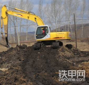 我的住友A3  200為什么怠速?zèng)]有動(dòng)作  加大油門就正常了 勁頭還不錯(cuò) 是什么原因啊 師傅們