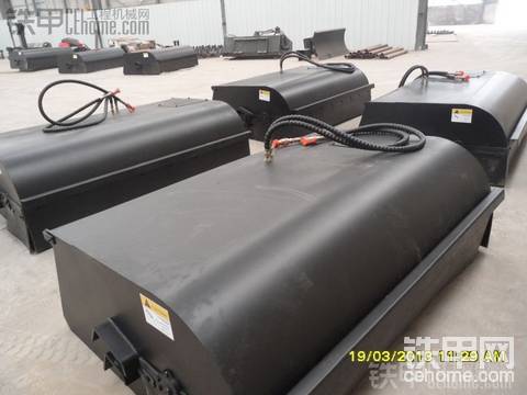 整理了好久的滑移機(jī)具，給大家看看