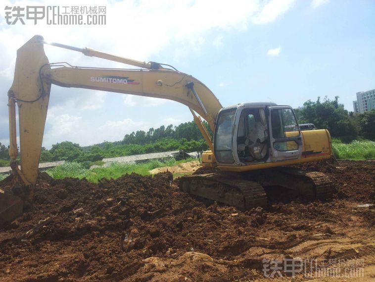 高手看看这台住友200Z3 多少钱 可以买