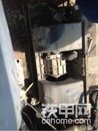 就是這個風機78-6的就是這個管子吸了塑料東西，現(xiàn)在用絲襪過濾了，呵呵