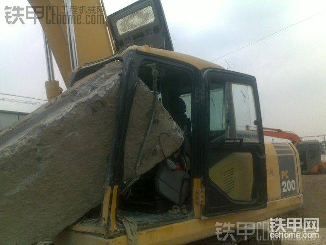 告誡同行們，小心駕駛，為了家人和自己