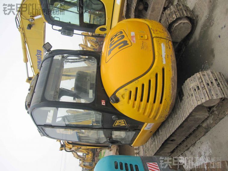 JCB8056