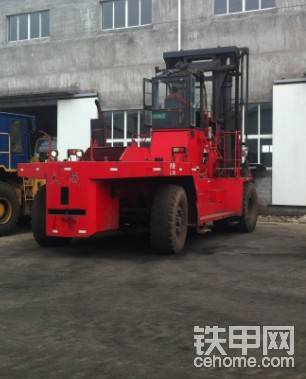 大连45吨， 叉车。