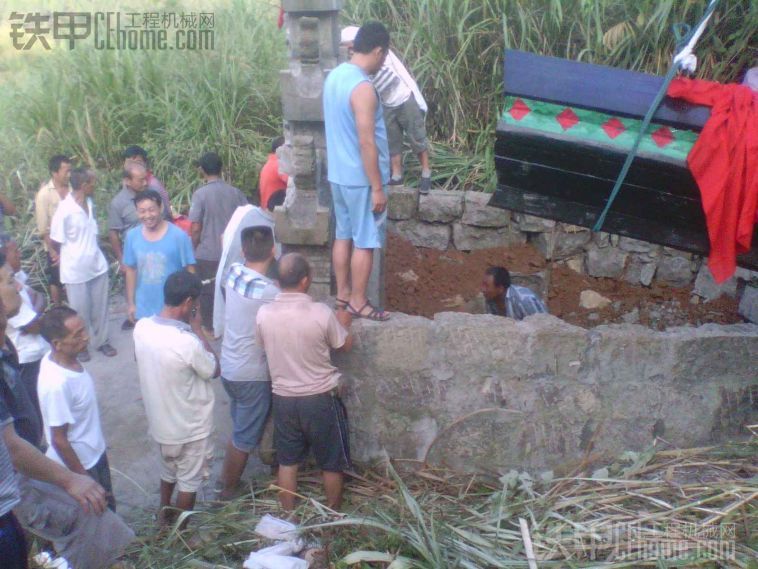 生意惨淡啊，来赚点死人钱