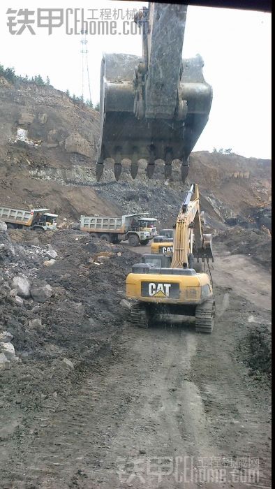 卡特336在露天煤矿的日子..