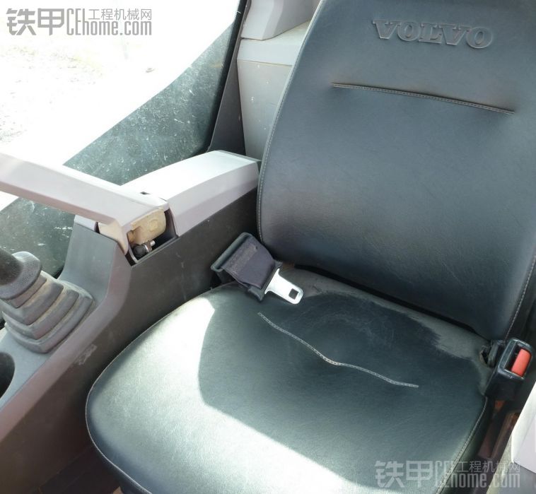 單大臂滑移裝載機VOLVO MC135C