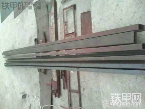 全國(guó)第一臺(tái)雙驅(qū)牽引頭改的短板拖車 ----歐曼260