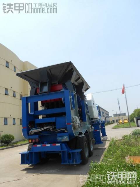 移動(dòng)破碎機(jī) 國產(chǎn)也不錯(cuò)