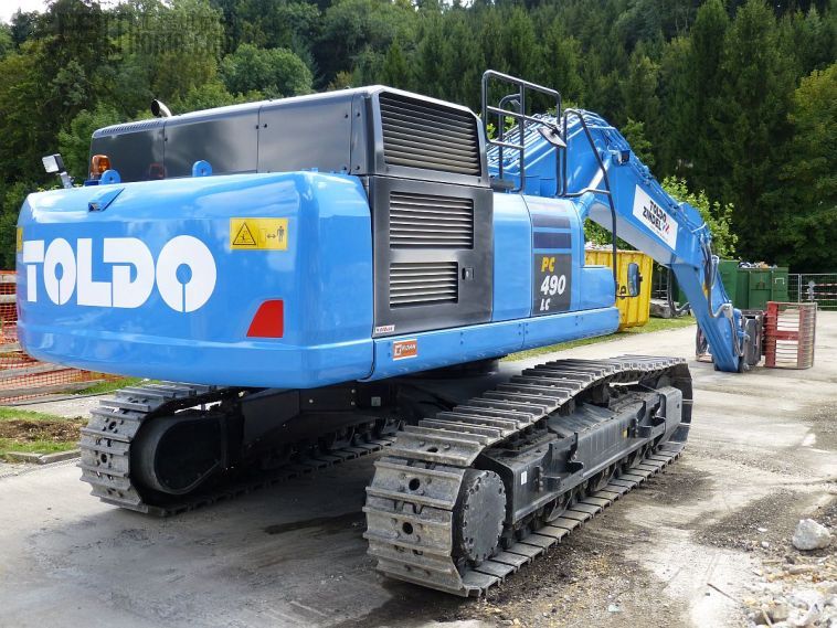 KOMATSU PC490-10