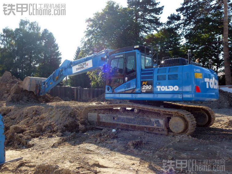 KOMATSU PC290-10LC