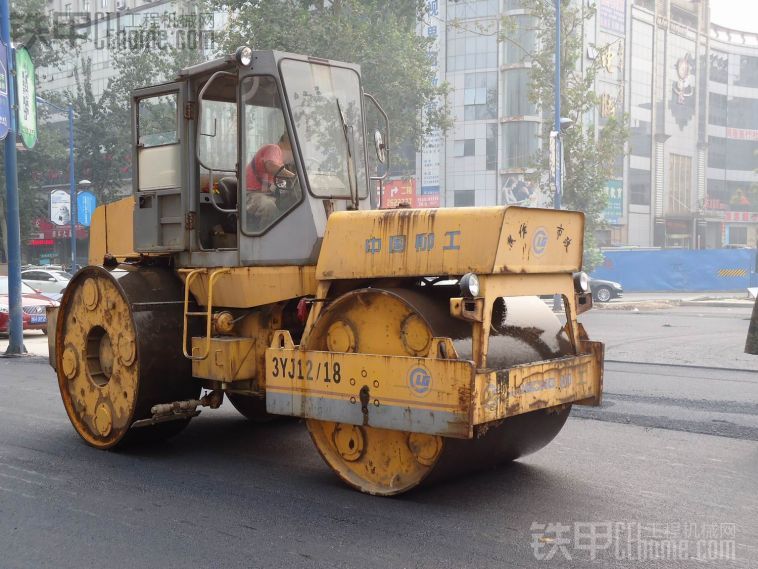 原創(chuàng)拍老車之---江陰柳工3YJ12\18型三輪壓路機