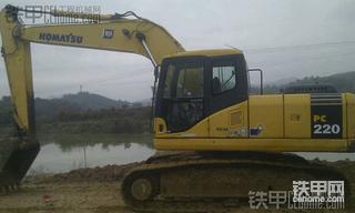 兄弟们看看这小松200-7还能值多少钱
