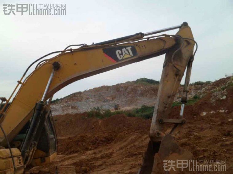 CAT320D求出價