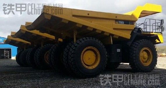 首批小松HD785-7矿用卡车于九月在中国组装完成
