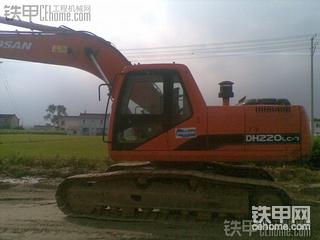 DH220LC-V是这种颜色吗，还是做过漆的。