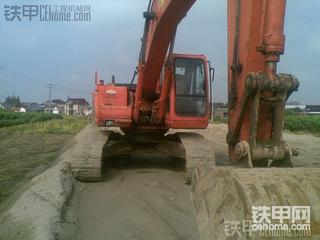 DH220LC-V是这种颜色吗，还是做过漆的。