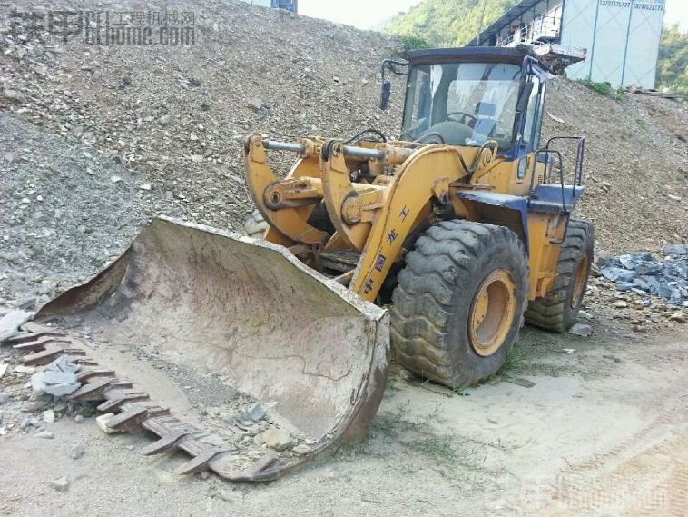 賤賣2臺龍工鏟車