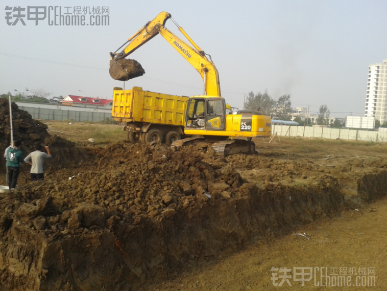 急等用錢 出售06年小松200-7挖掘機(jī) 車子性能好，可隨便試