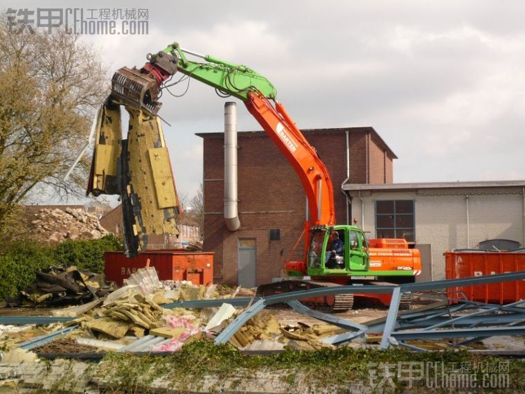 怪異的涂裝，DOOSAN DX420 LC -7 ........