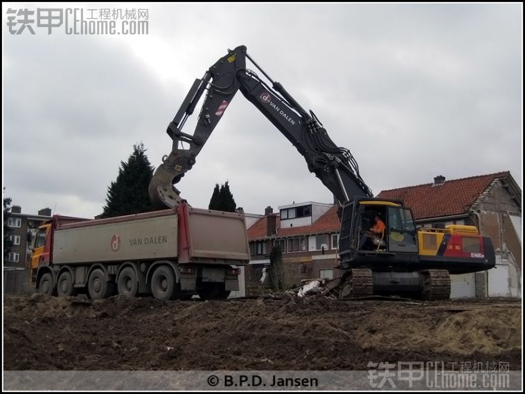 國外的VOLVO EC460C ，甲友們見過嗎？LZ表示沒見過VOLVO C系列的