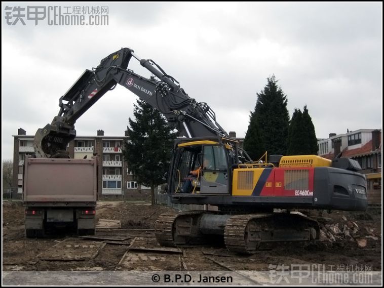 國外的VOLVO EC460C ，甲友們見過嗎？LZ表示沒見過VOLVO C系列的