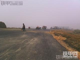环城路油面铺设10.2上午实拍