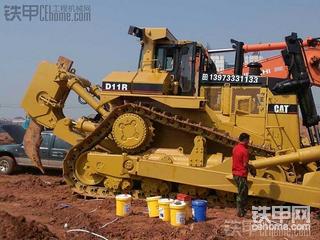 無堅不摧的卡特D11R工作視頻！